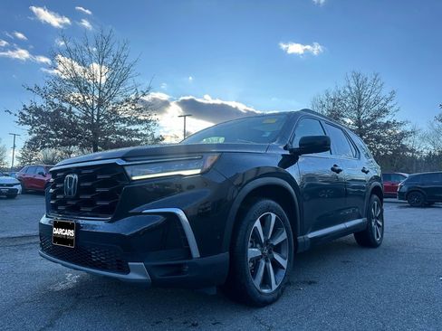 Used 2025 Honda Pilot Elite image 32