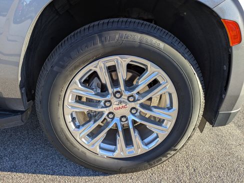 Used 2021 GMC Yukon SLT w/ SLT Luxury Plus Package image 12