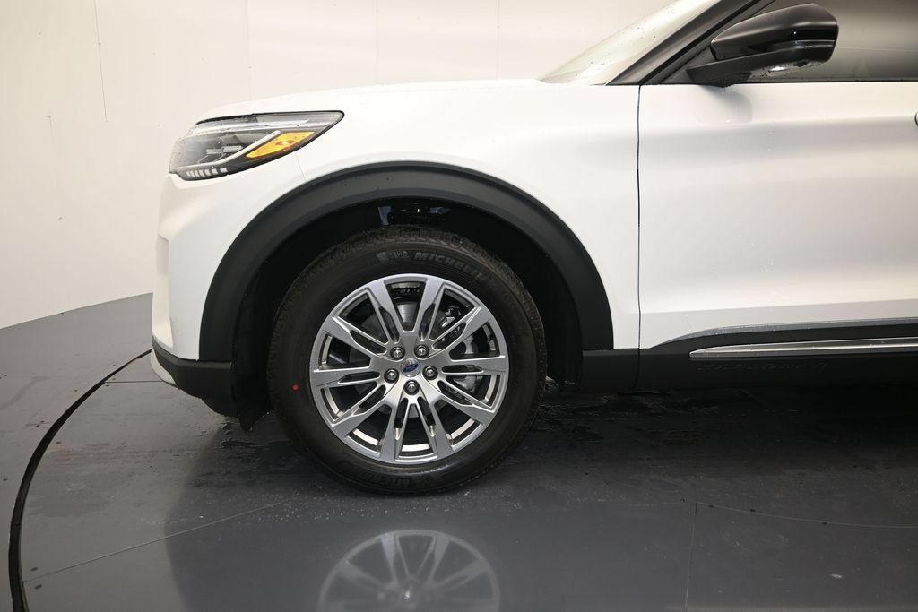 New 2026 Ford Explorer Platinum RWD image 9
