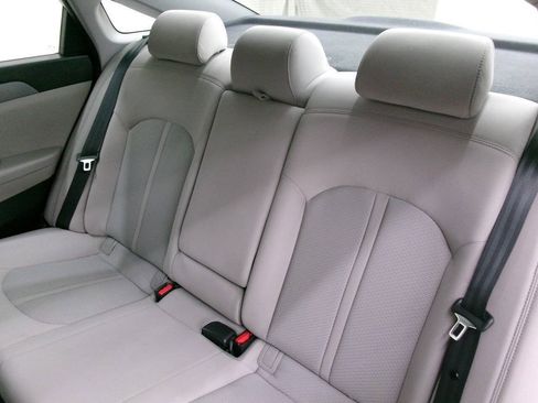 Used 2017 Hyundai Sonata SE FWD image 18