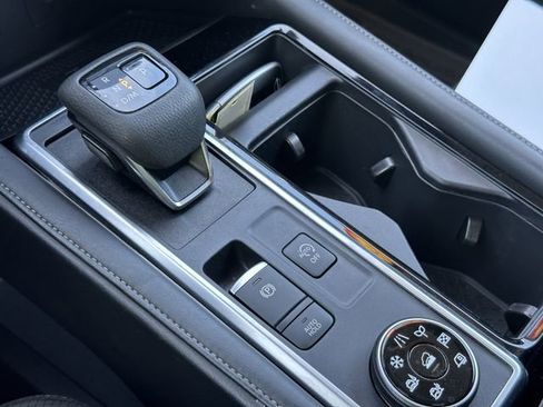 Certified 2025 Nissan Pathfinder SL AWD/4WD image 34