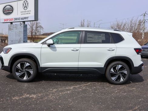 New 2025 Volkswagen Taos SE image 12