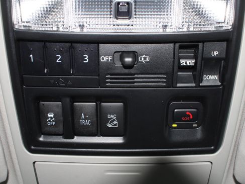 Used 2024 Toyota 4Runner Limited image 11