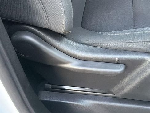 Used 2022 Chevrolet Silverado 1500 LT image 41