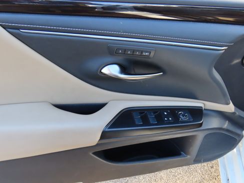 Used 2019 Lexus ES 350 w/ Premium Package image 21