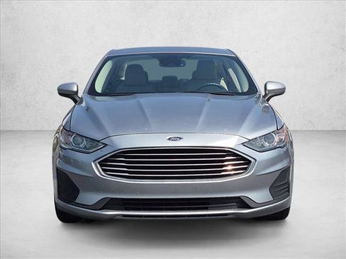 Used 2020 Ford Fusion SE FWD image 2