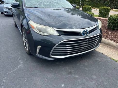 Used 2016 Toyota Avalon XLE Premium FWD image 3