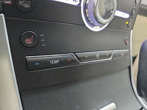 Used 2018 Ford Edge Titanium w/ Technology Package image 36