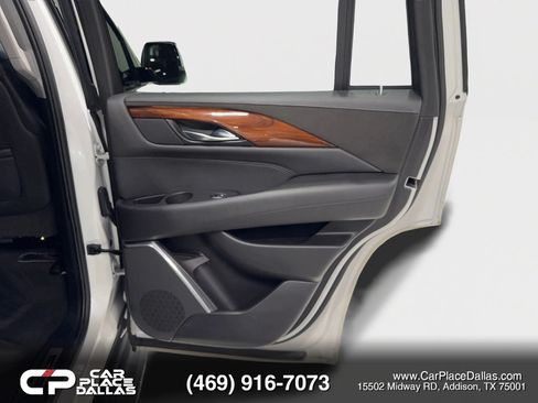 Used 2019 Cadillac Escalade Luxury RWD image 29