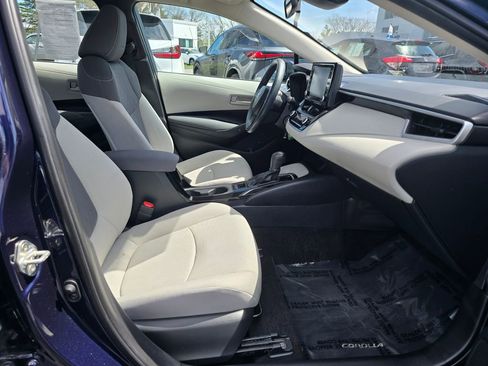 Used 2022 Toyota Corolla LE w/ Carpet Mat Package (TMS) image 11