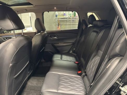 Used 2023 Nissan Rogue Platinum w/ Platinum Premium Package image 18