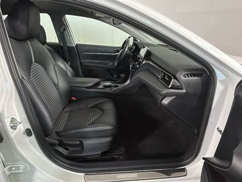Used 2024 Toyota Camry SE FWD image 29