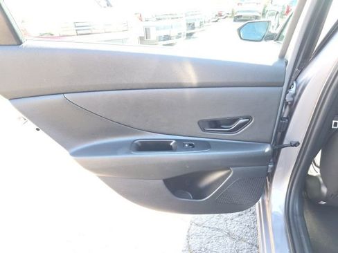 Used 2025 Hyundai Elantra Sport image 23