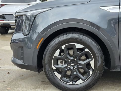 Certified 2025 Kia Sorento S w/ Panoramic Sunroof Package FWD image 14