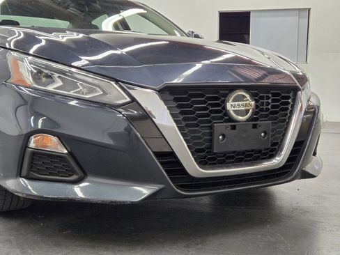 Used 2022 Nissan Altima 2.5 SV FWD image 5