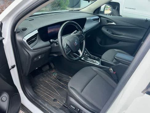 Used 2024 Buick Encore GX Preferred w/ Comfort Package FWD image 2
