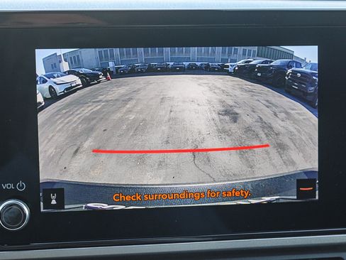 Used 2025 Toyota Camry SE image 25