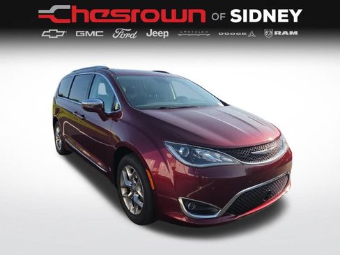 Used 2017 Chrysler Pacifica Limited w/ UConnect Theater Package FWD image 3