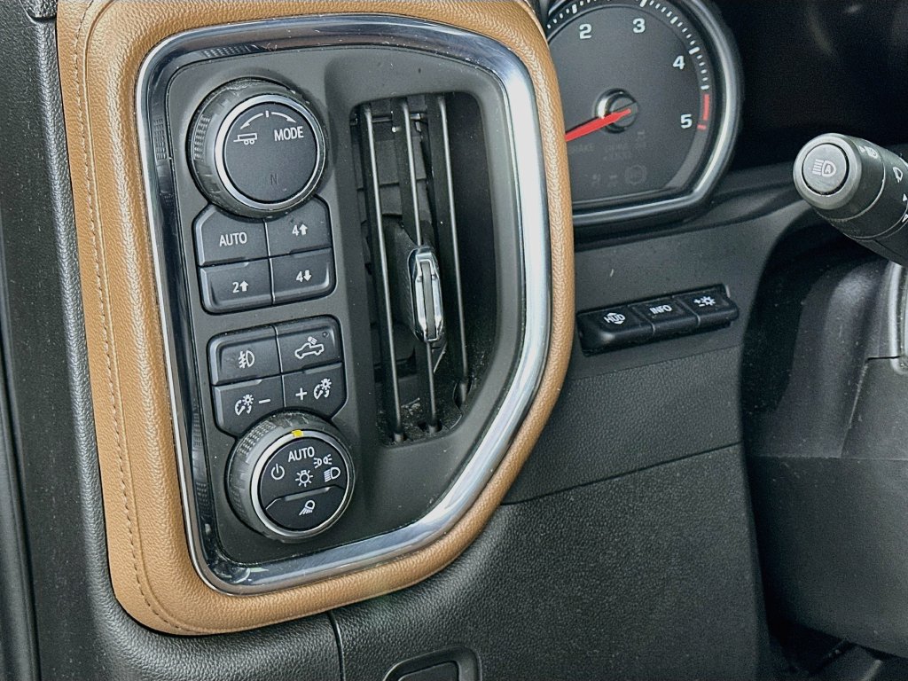 Used 2023 Chevrolet Silverado 3500 High Country w/ Z71 Off-Road Package AWD/4WD image 17