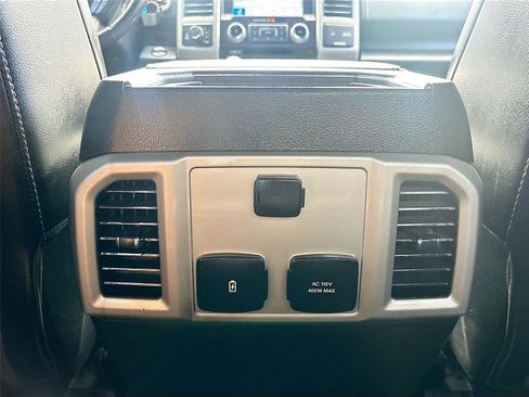 Used 2018 Ford F150 Lariat image 27