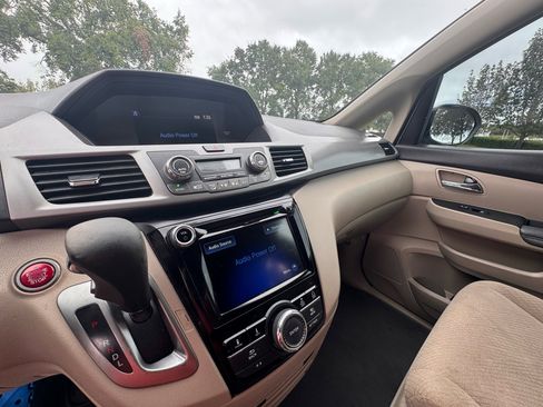 Used 2016 Honda Odyssey SE image 24