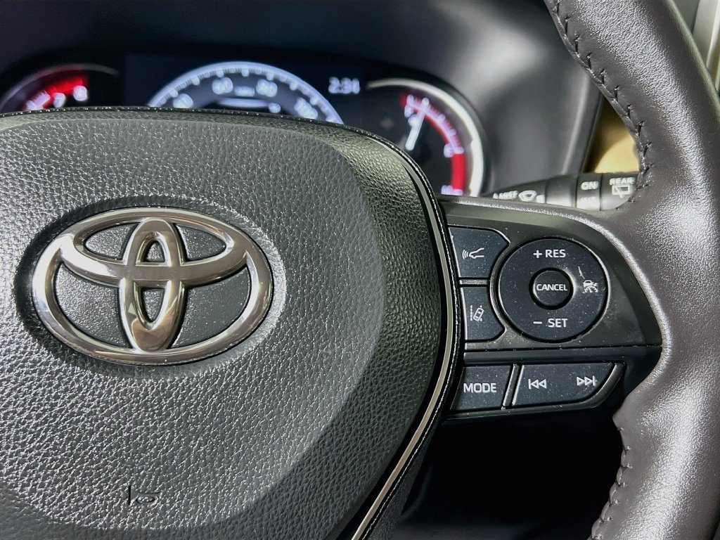 Used 2025 Toyota RAV4 XLE Premium FWD image 19
