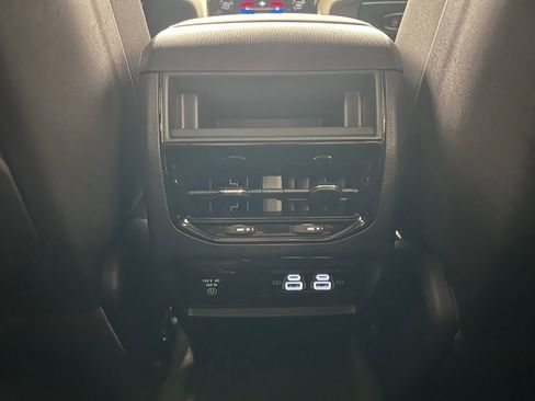 Used 2025 Jeep Grand Cherokee Altitude RWD image 19