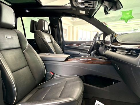Used 2023 Cadillac Escalade Premium Luxury image 19