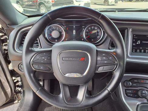 Used 2020 Dodge Challenger SXT RWD image 27