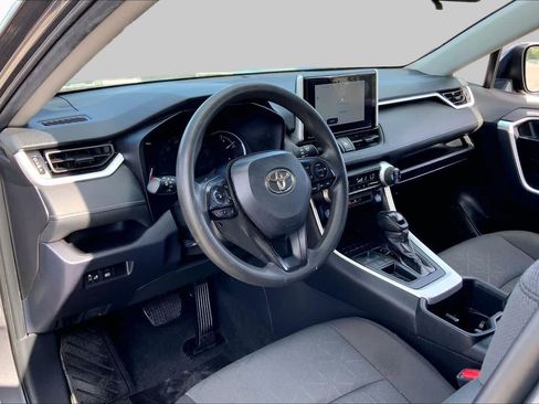 Used 2024 Toyota RAV4 XLE FWD image 17