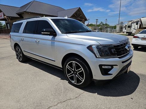 Used 2019 Ford Expedition Max Limited w/ Equipment Group 303A AWD/4WD image 10