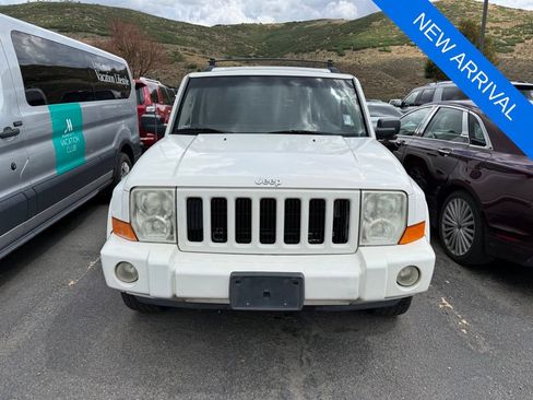 Used 2006 Jeep Commander 2WD image 2