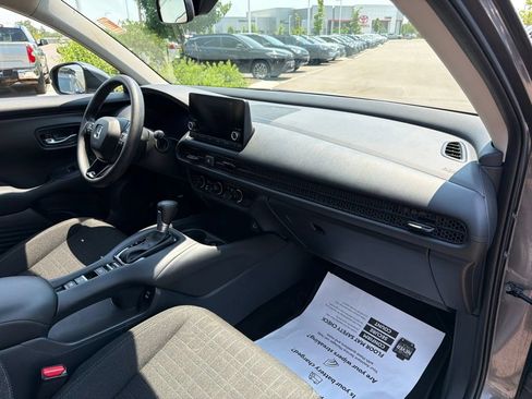 Used 2025 Honda HR-V LX image 11