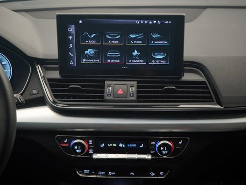 Used 2024 Audi Q5 2.0T Premium Plus w/ Premium Plus Package image 11