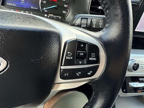 Used 2022 Ford Explorer XLT w/ Equipment Group 202A AWD/4WD image 31
