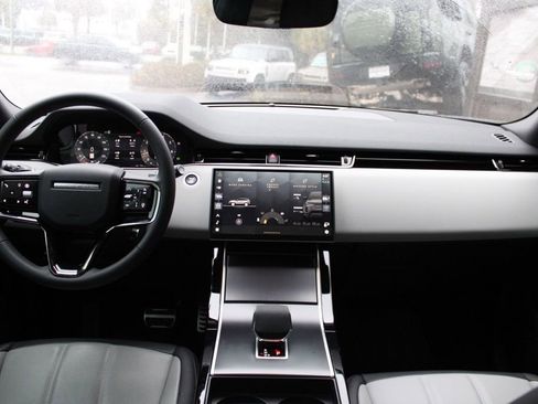 Certified 2026 Land Rover Range Rover Evoque Dynamic SE image 28