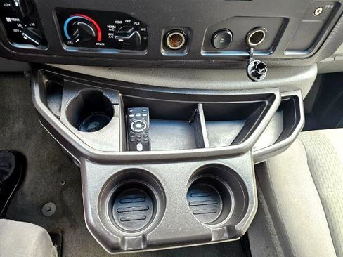 Used 2011 Ford E-350 and Econoline 350 XLT image 17