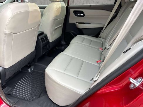 Used 2023 Nissan Rogue SV w/ SV Premium Package AWD/4WD image 13