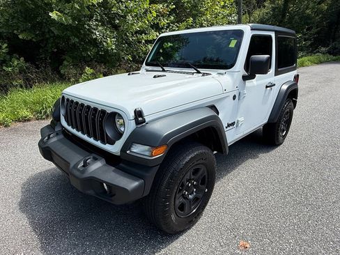 Used 2026 Jeep Wrangler Sport AWD/4WD image 2
