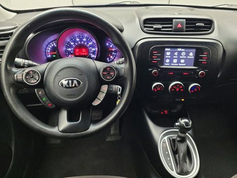 Used 2019 Kia Soul FWD image 22