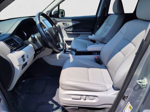 Used 2017 Honda Ridgeline RTL-T image 10