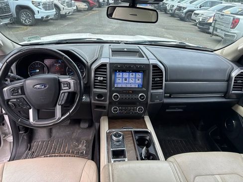 Used 2019 Ford Expedition Max Platinum RWD image 16