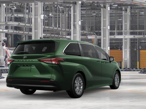 New 2026 Toyota Sienna LE AWD/4WD image 9