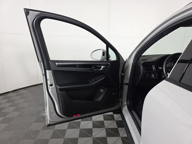 Used 2024 Porsche Macan S AWD/4WD image 22