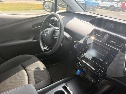 Used 2019 Toyota Prius LE AWD/4WD image 14