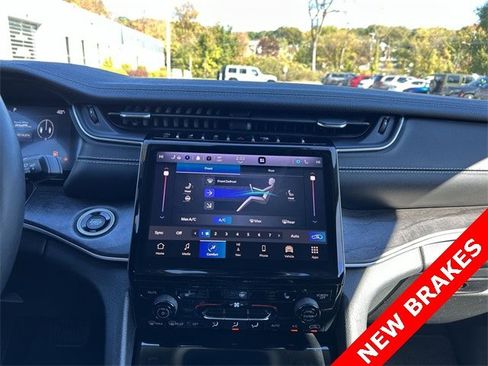 Certified 2022 Jeep Grand Cherokee L Limited image 21