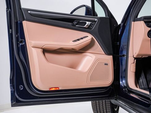 Used 2020 Porsche Macan image 25