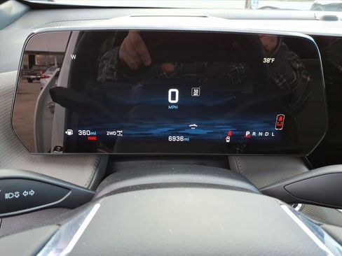 Used 2026 Chevrolet Equinox LT w/ Convenience Package II image 21