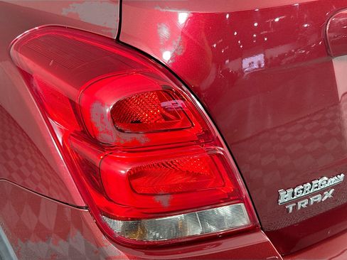 Used 2022 Chevrolet Trax LT w/ LT Convenience Package FWD image 34