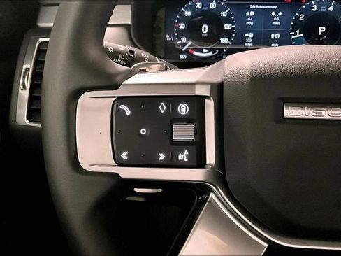 Certified 2025 Land Rover Discovery Dynamic SE image 20